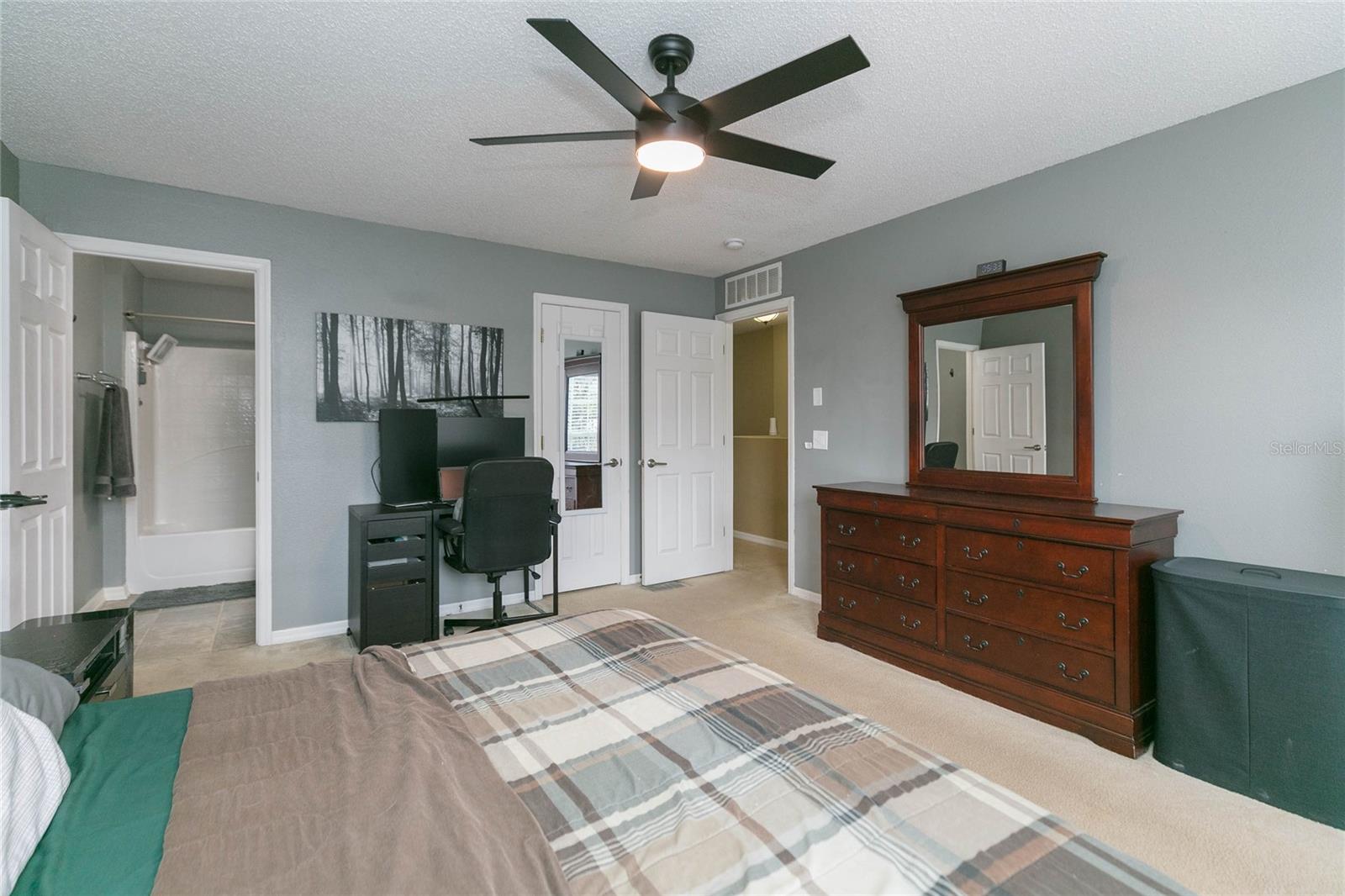 9922 ASHBURN LAKE DR, TAMPA, FL, 33610