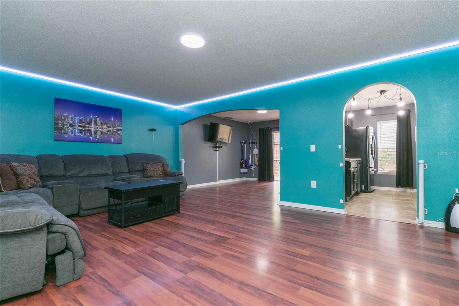9922 ASHBURN LAKE DR, TAMPA, FL, 33610