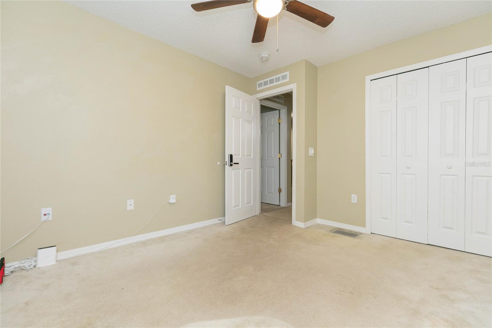 9922 ASHBURN LAKE DR, TAMPA, FL, 33610