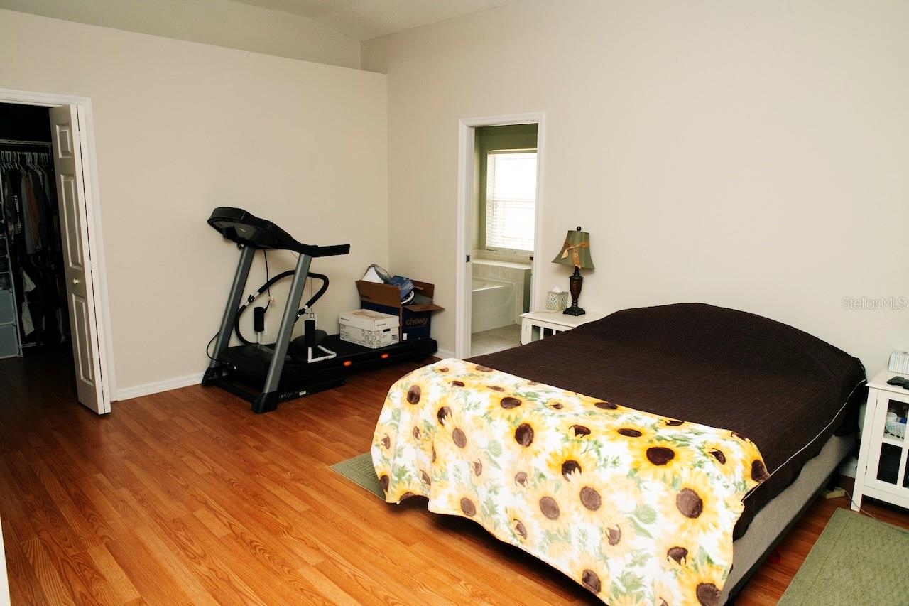 2508 ALLWOOD AVE, VALRICO, FL, 33596