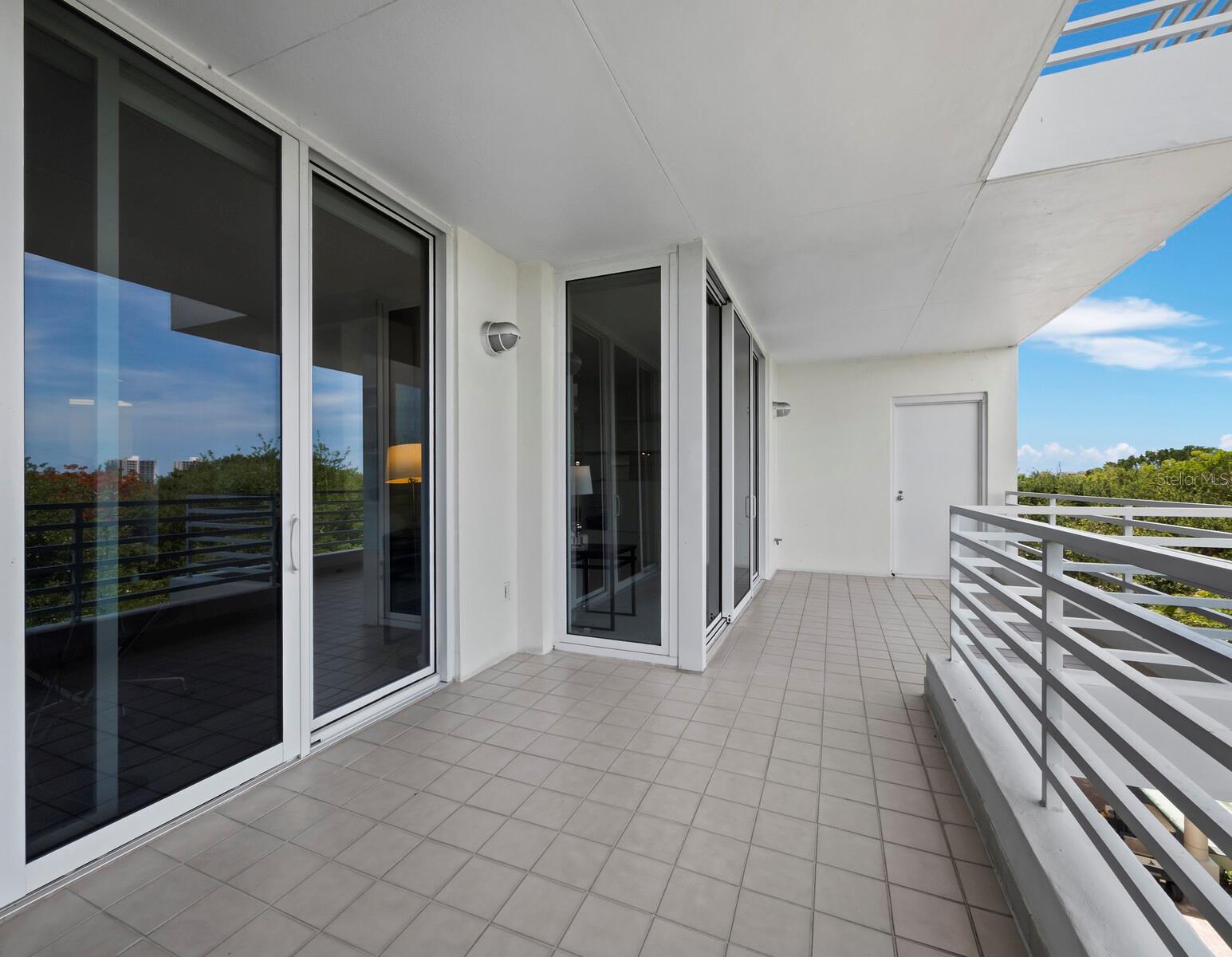 2410 HARBOURSIDE DR #131, LONGBOAT KEY, FL, 34228