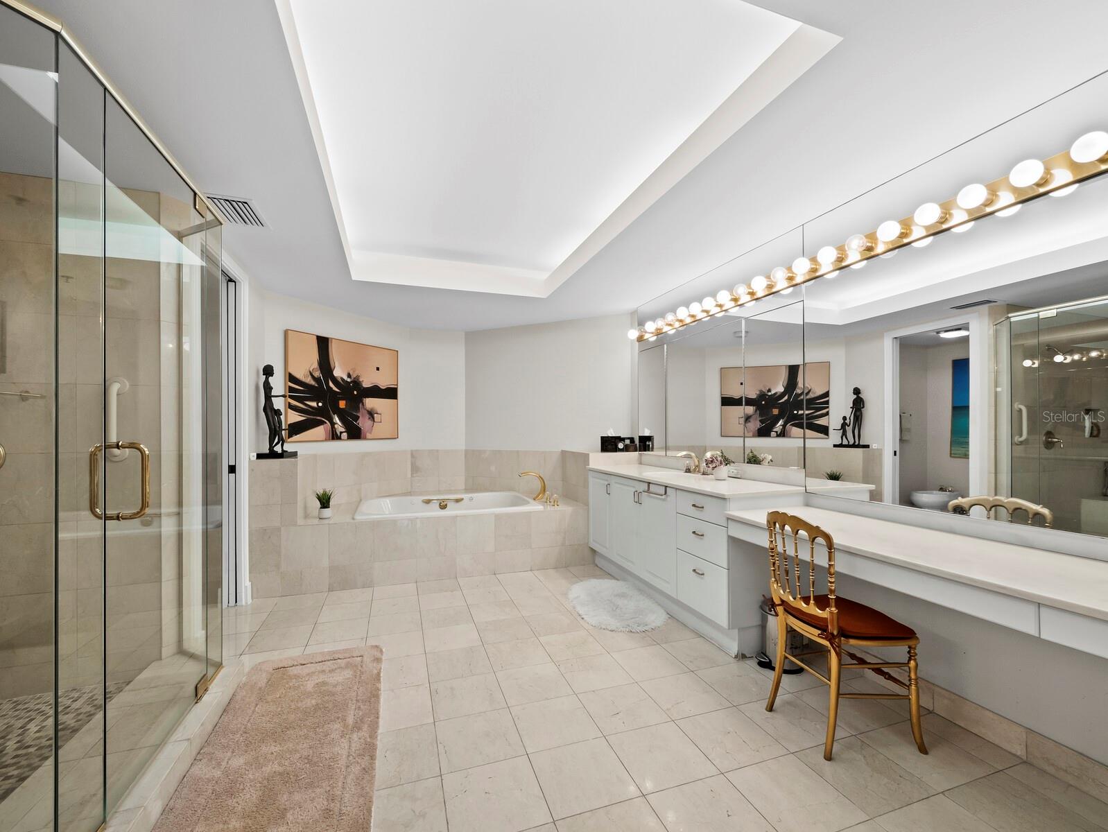 2410 HARBOURSIDE DR #131, LONGBOAT KEY, FL, 34228