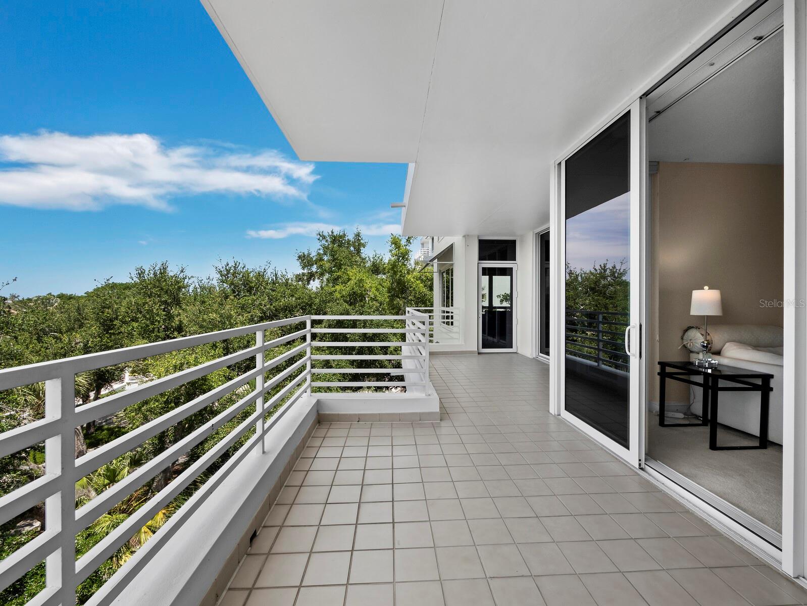 2410 HARBOURSIDE DR #131, LONGBOAT KEY, FL, 34228