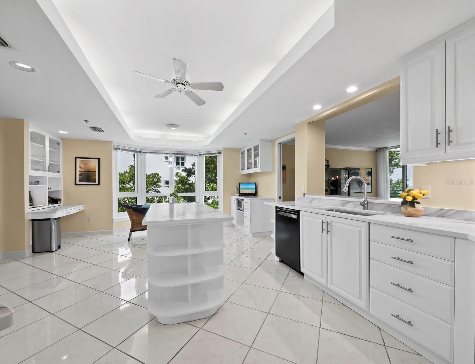 2410 HARBOURSIDE DR #131, LONGBOAT KEY, FL, 34228