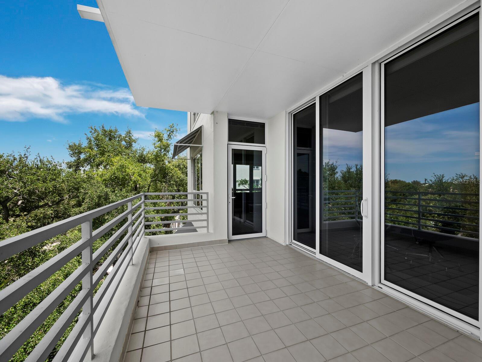 2410 HARBOURSIDE DR #131, LONGBOAT KEY, FL, 34228