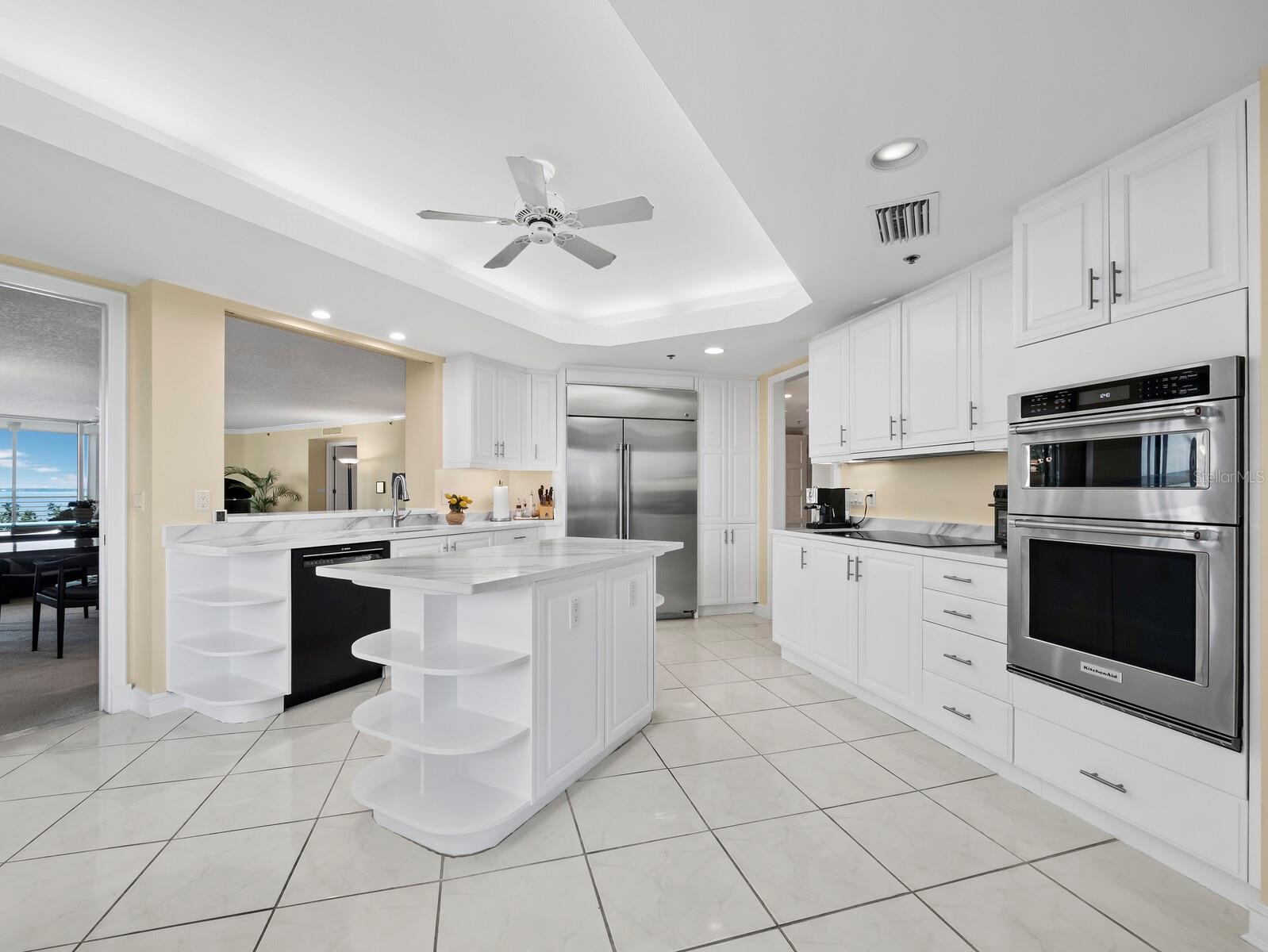 2410 HARBOURSIDE DR #131, LONGBOAT KEY, FL, 34228