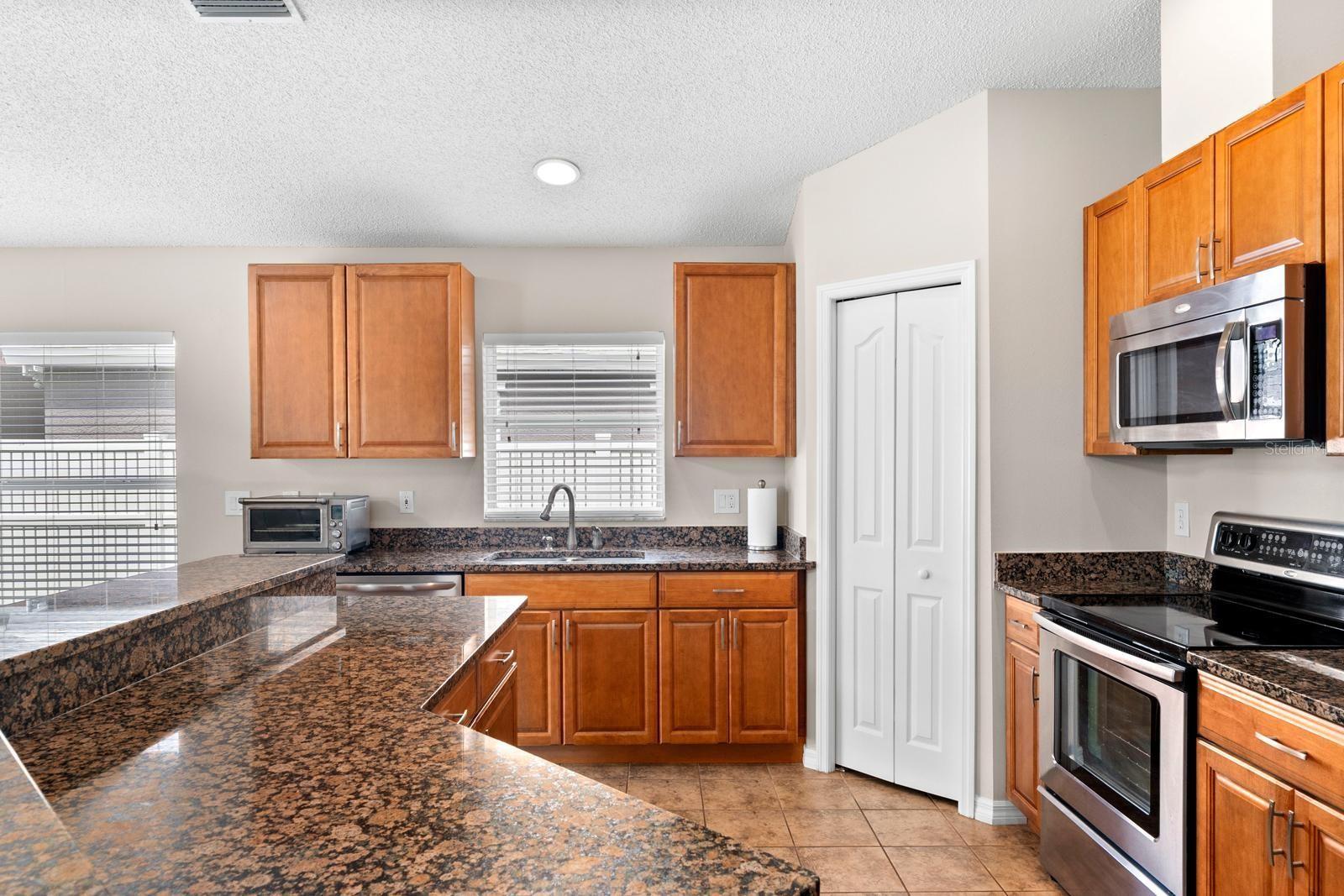 735 NE ADDISON DR, ST PETERSBURG, FL, 33716