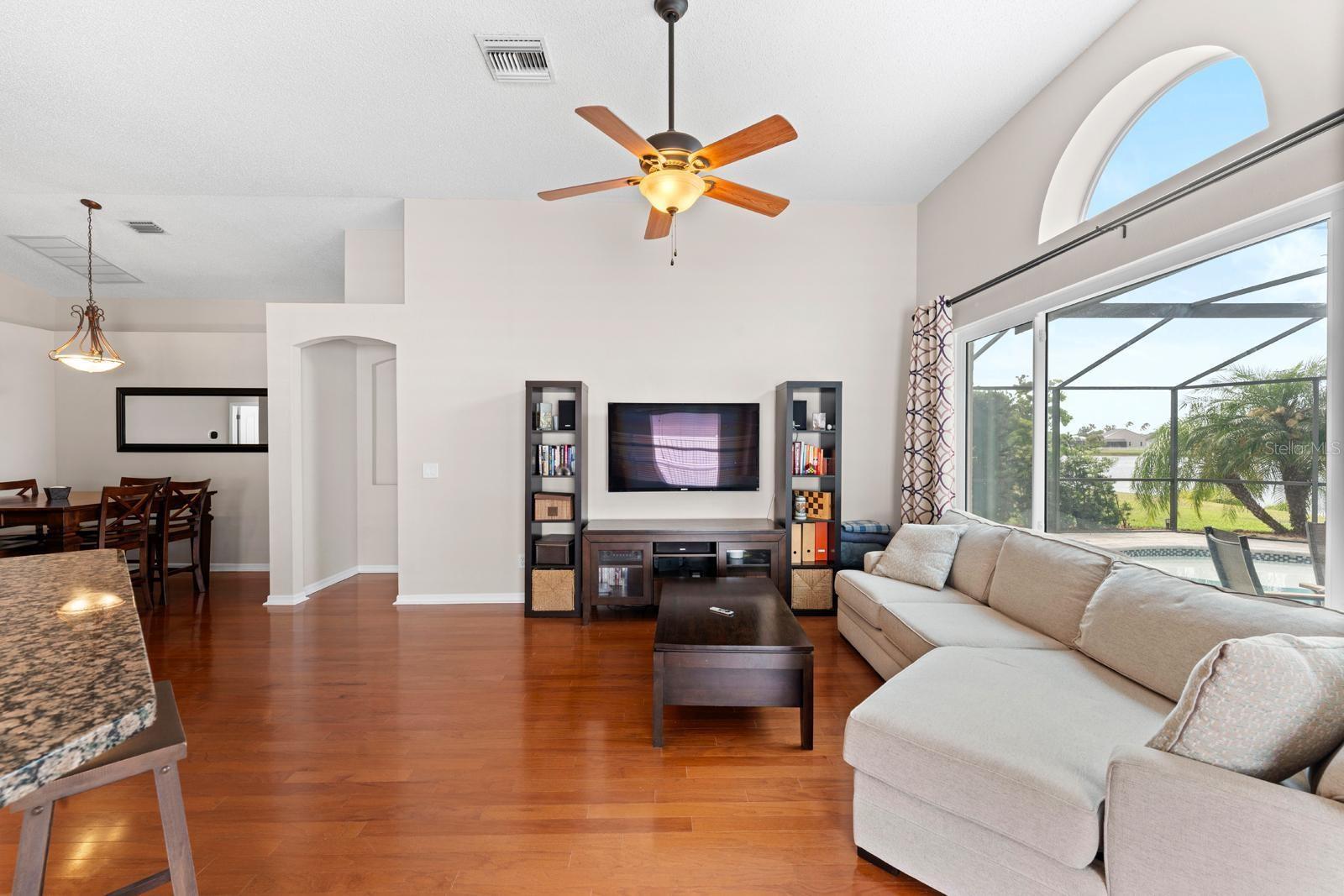 735 NE ADDISON DR, ST PETERSBURG, FL, 33716