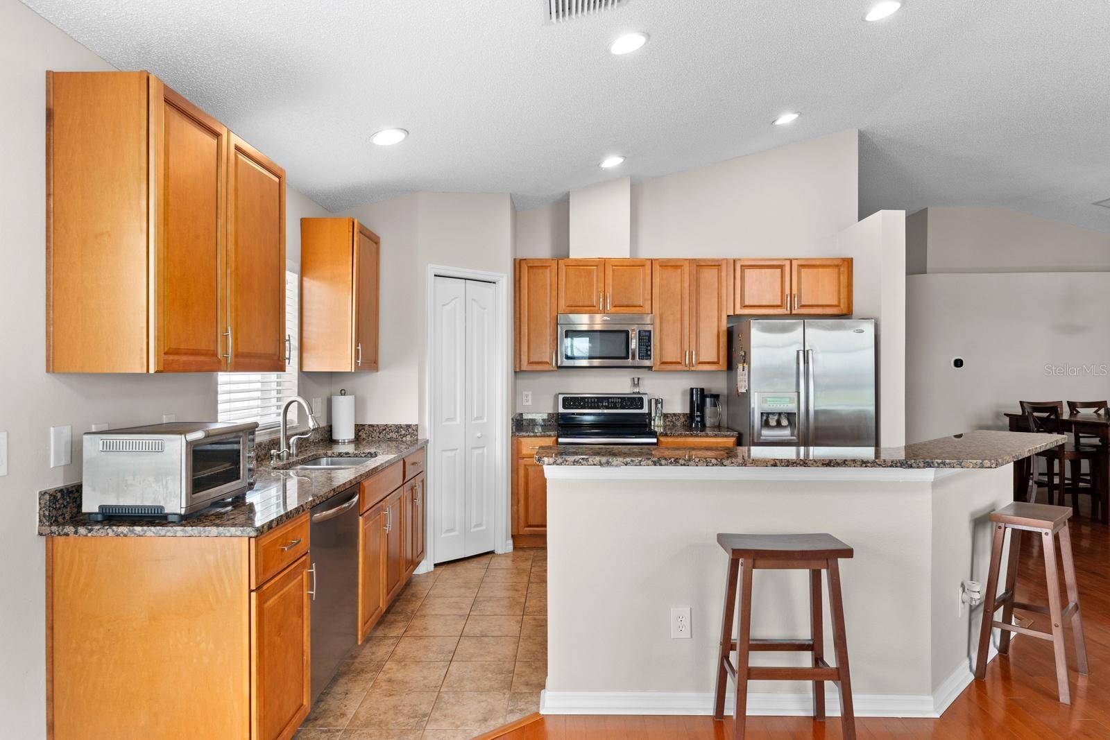 735 NE ADDISON DR, ST PETERSBURG, FL, 33716