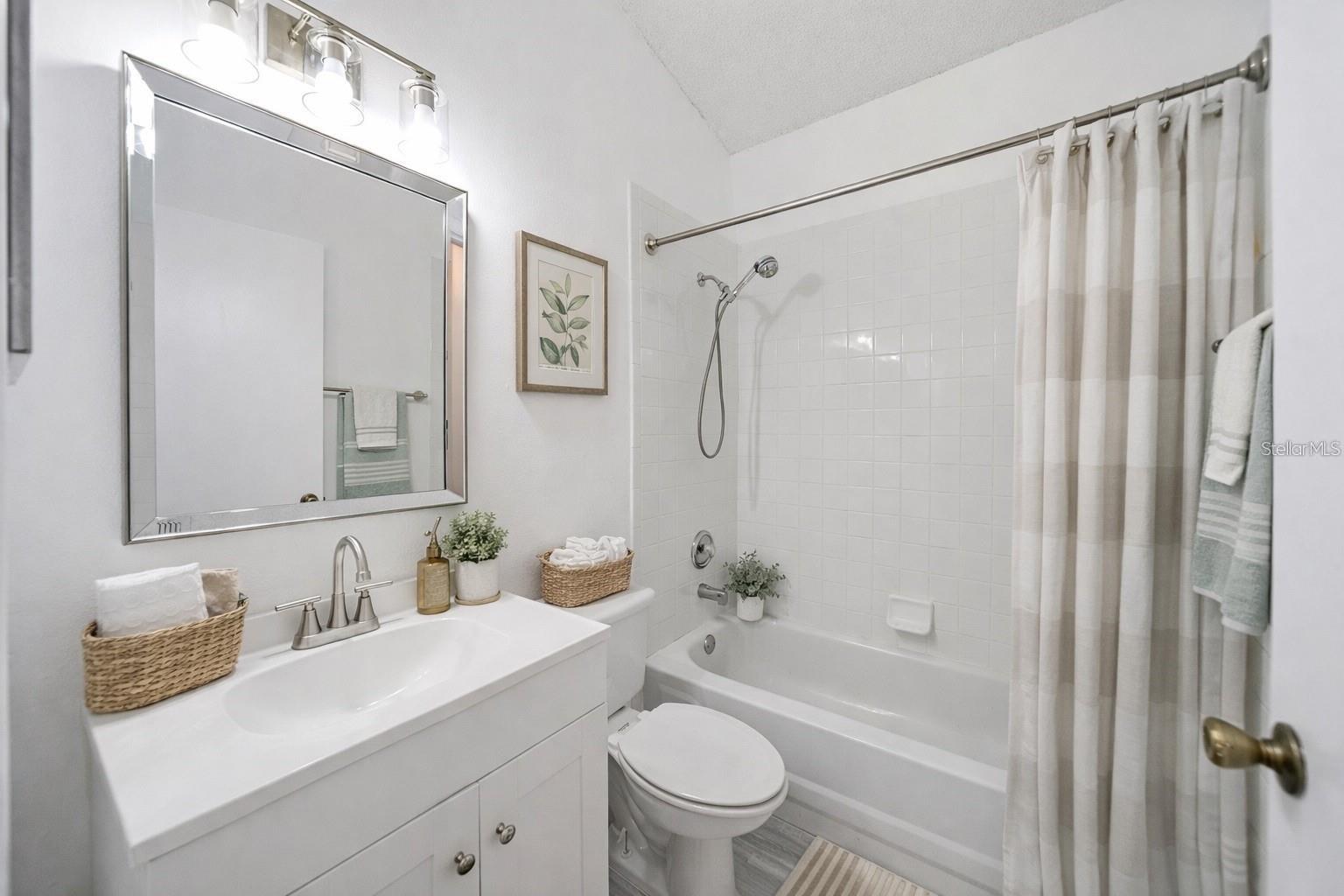 7151 EDGEWATER SHORES CT, ORLANDO, FL, 32810