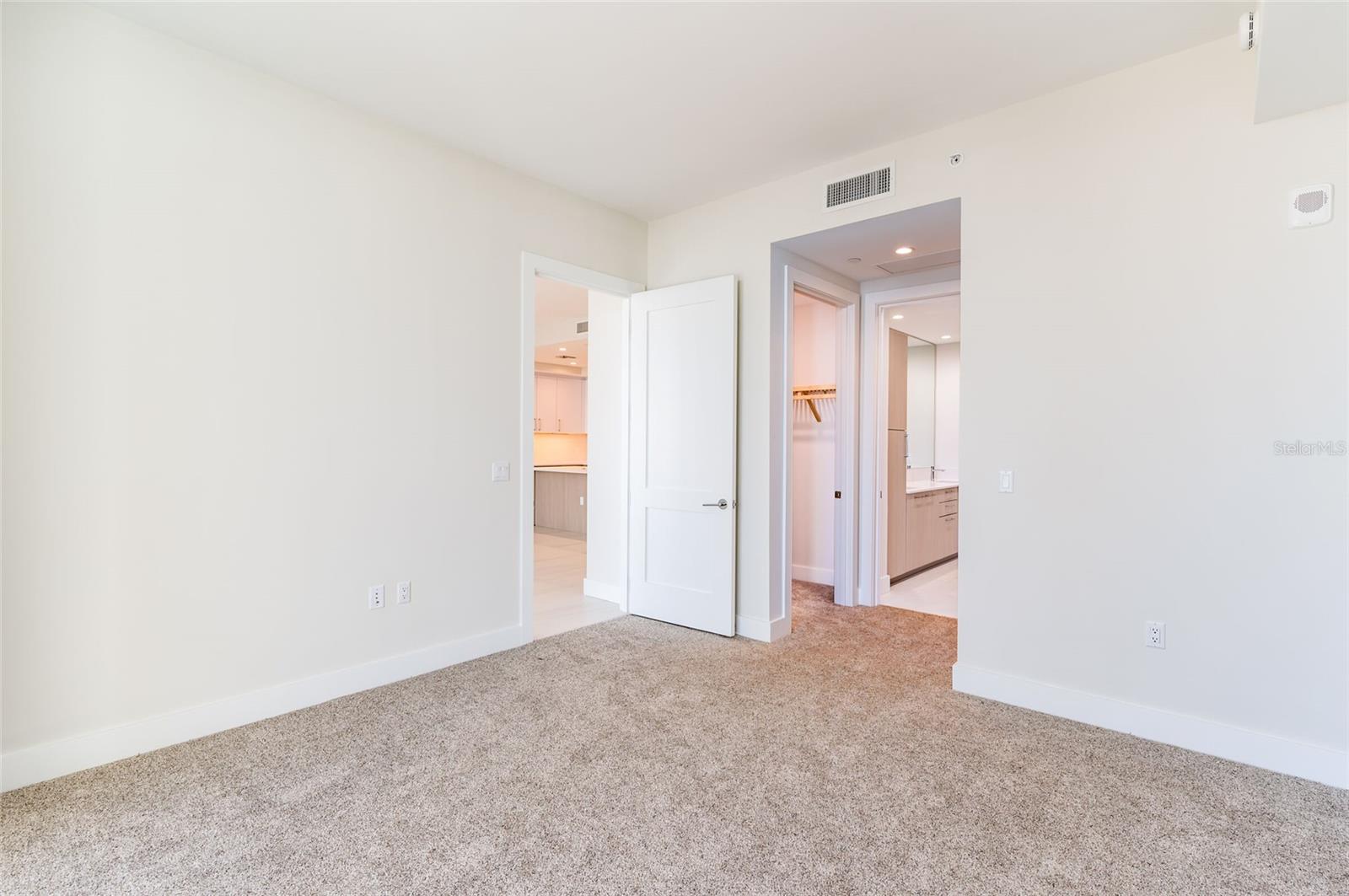 275 1ST AVENUE SOUTH #2208, ST PETERSBURG, FL, 33701