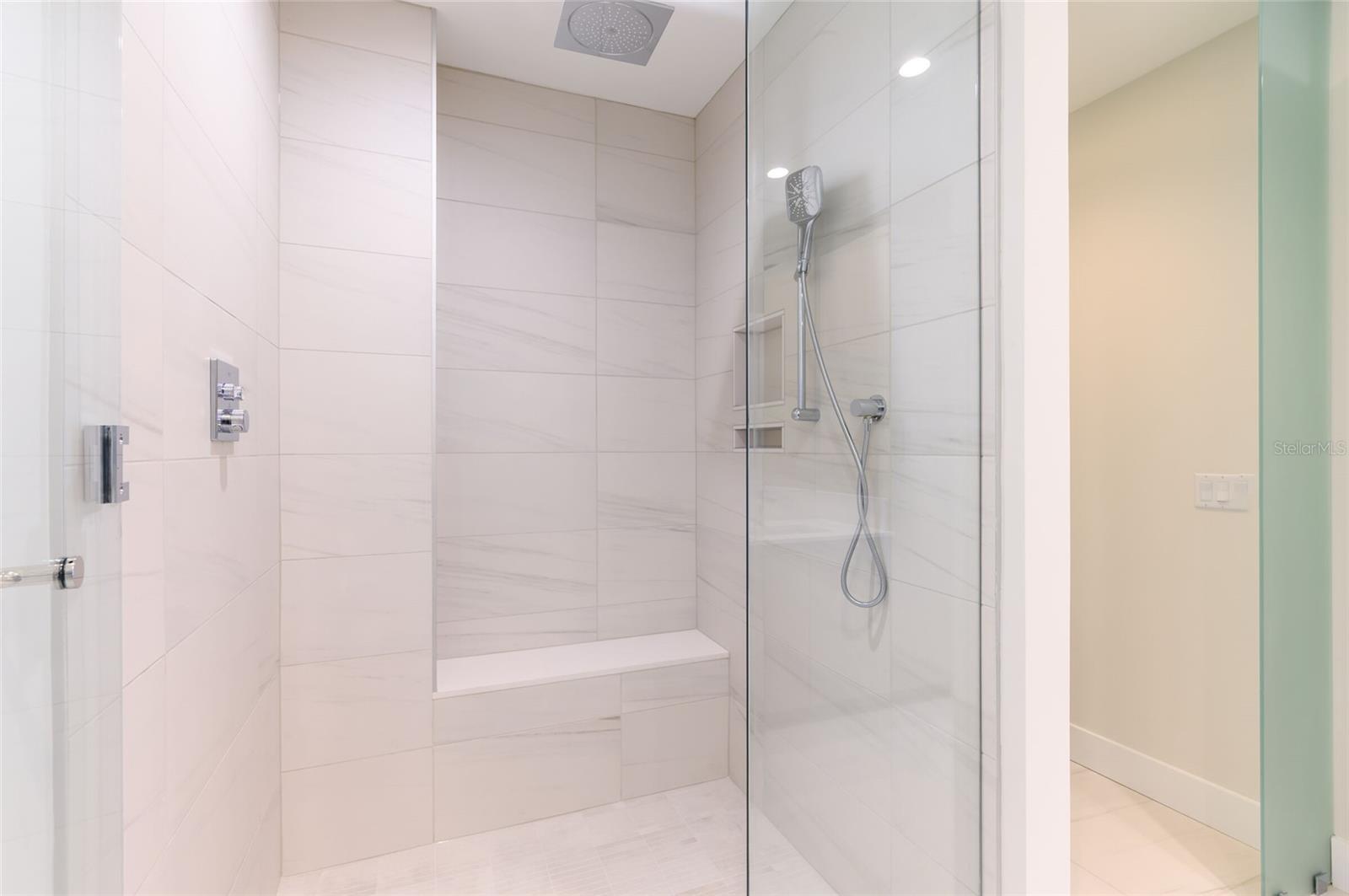 275 1ST AVENUE SOUTH #2208, ST PETERSBURG, FL, 33701