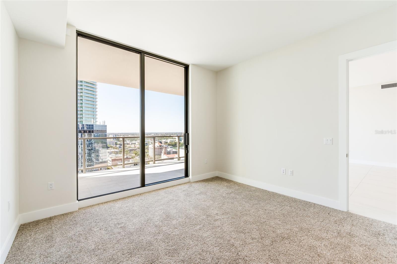 275 1ST AVENUE SOUTH #2208, ST PETERSBURG, FL, 33701