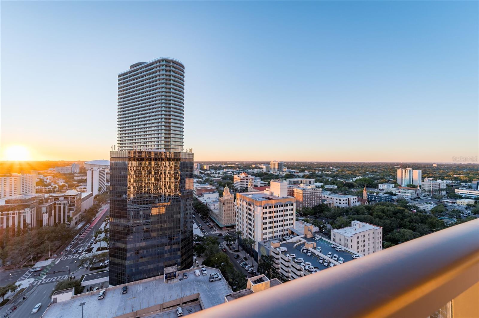 275 1ST AVENUE SOUTH #2208, ST PETERSBURG, FL, 33701