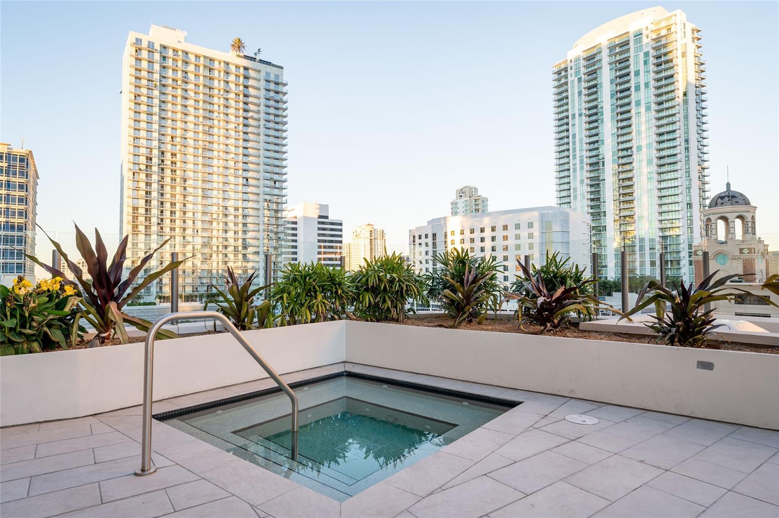 275 1ST AVENUE SOUTH #2208, ST PETERSBURG, FL, 33701