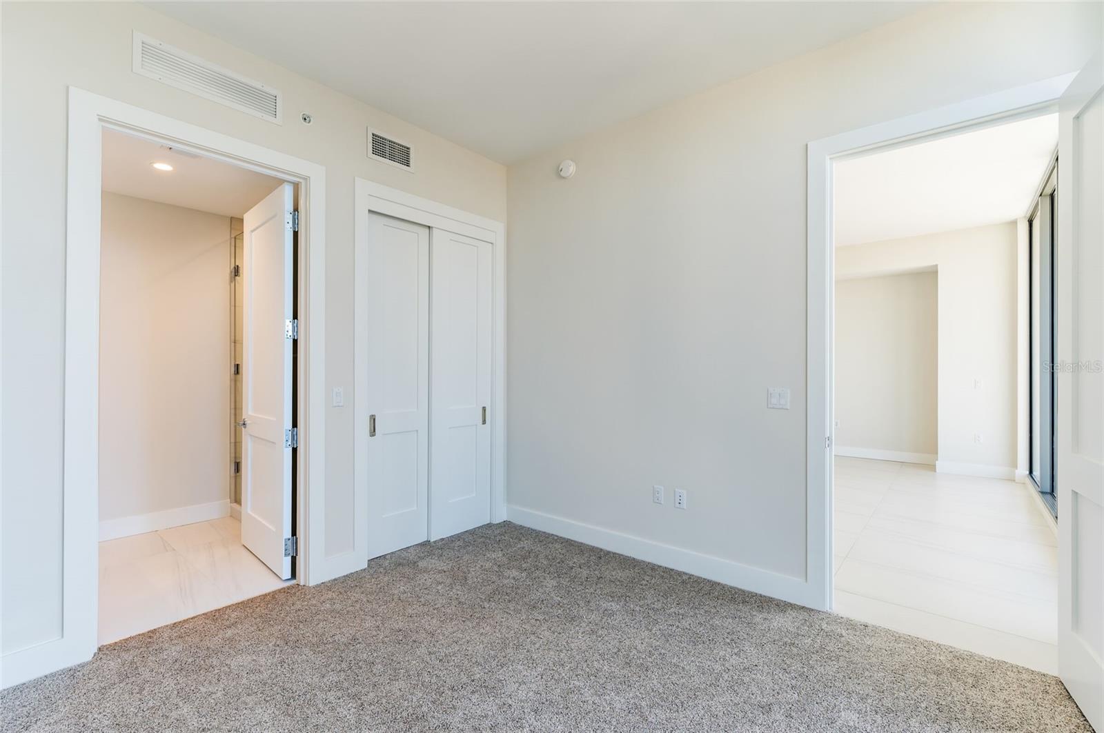 275 1ST AVENUE SOUTH #2208, ST PETERSBURG, FL, 33701
