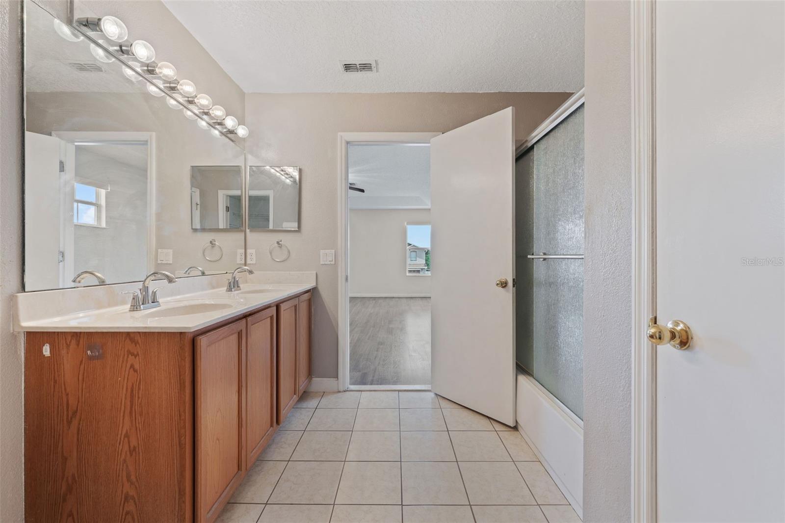 831 NEPTUNE POINTE LN, KISSIMMEE, FL, 34744
