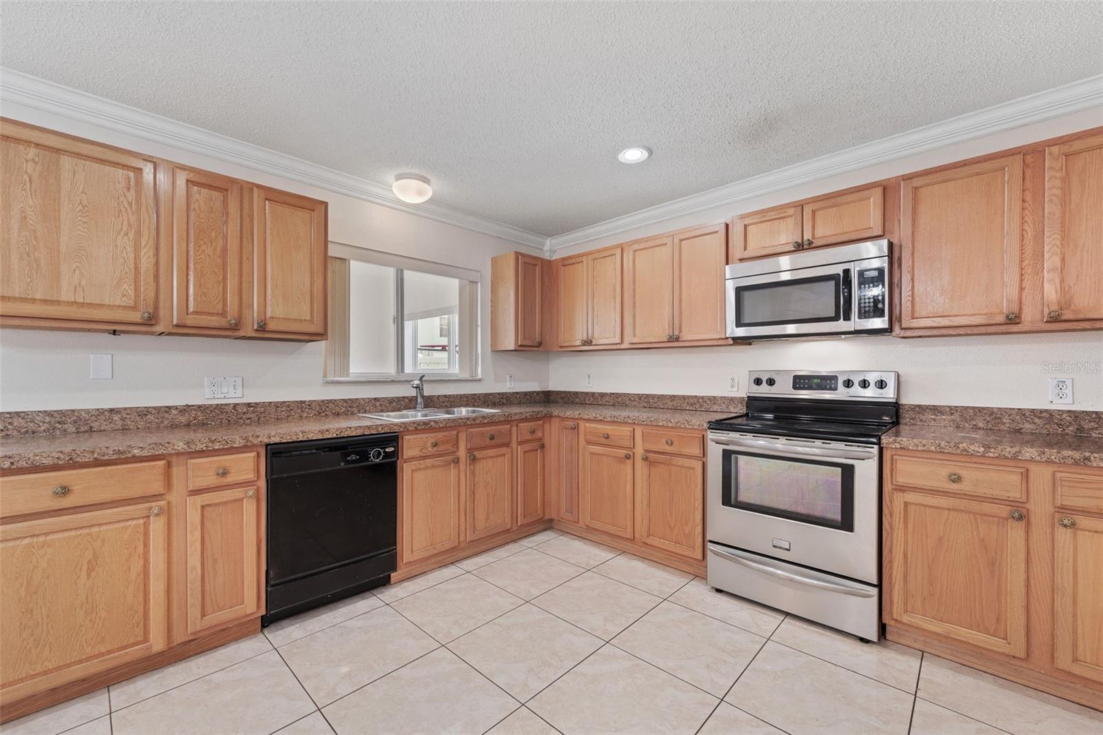 831 NEPTUNE POINTE LN, KISSIMMEE, FL, 34744