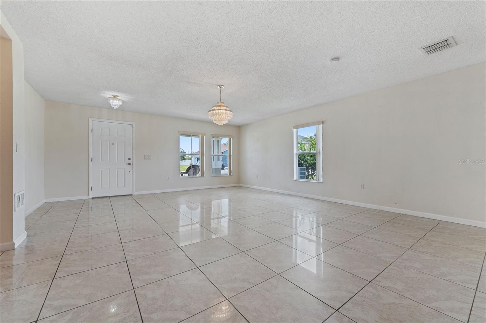 831 NEPTUNE POINTE LN, KISSIMMEE, FL, 34744