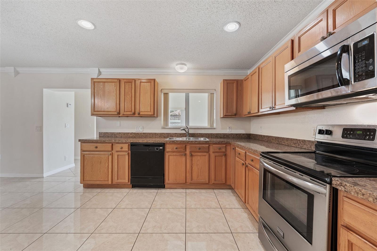 831 NEPTUNE POINTE LN, KISSIMMEE, FL, 34744