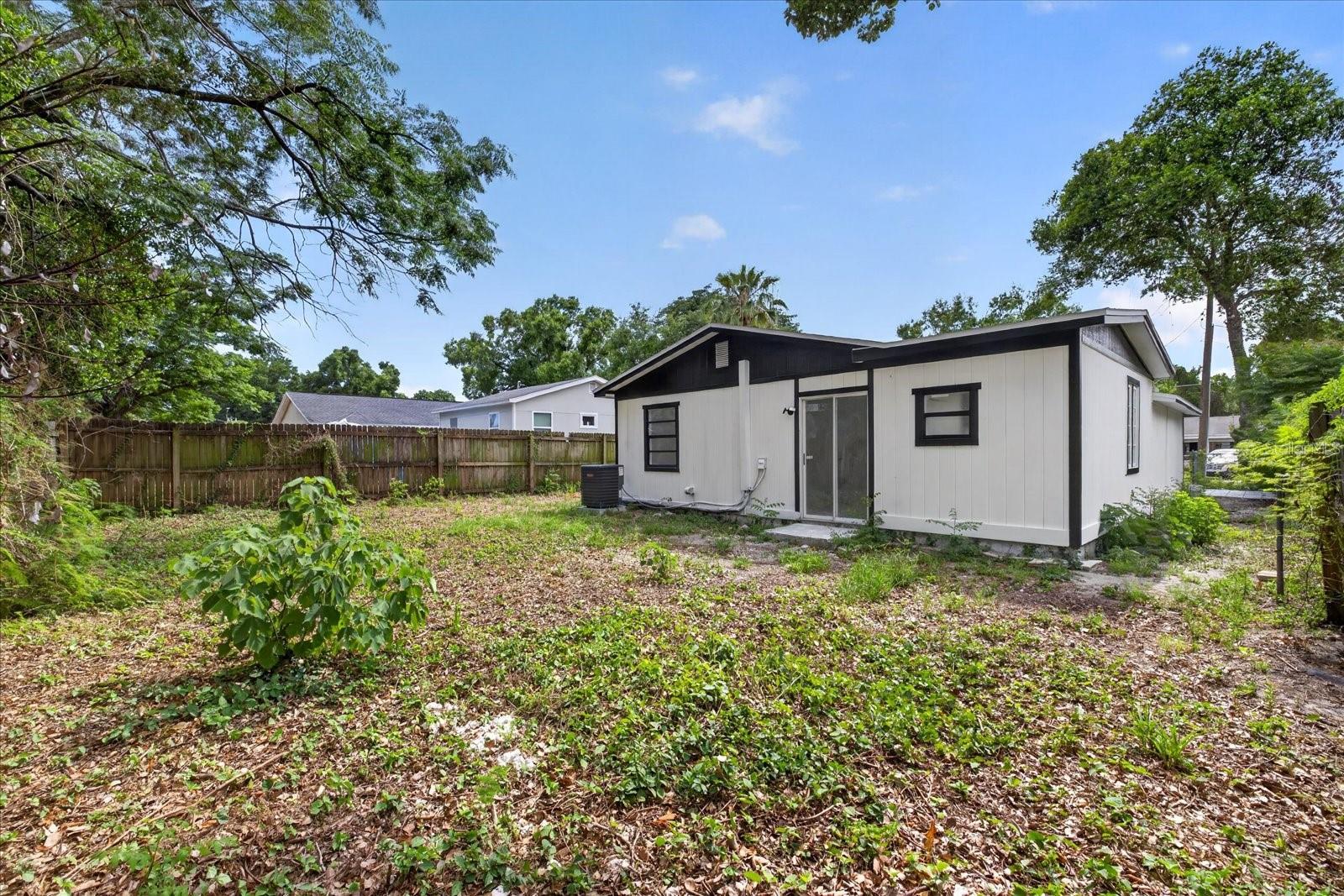 9405 N MARY AVE, TAMPA, FL, 33612