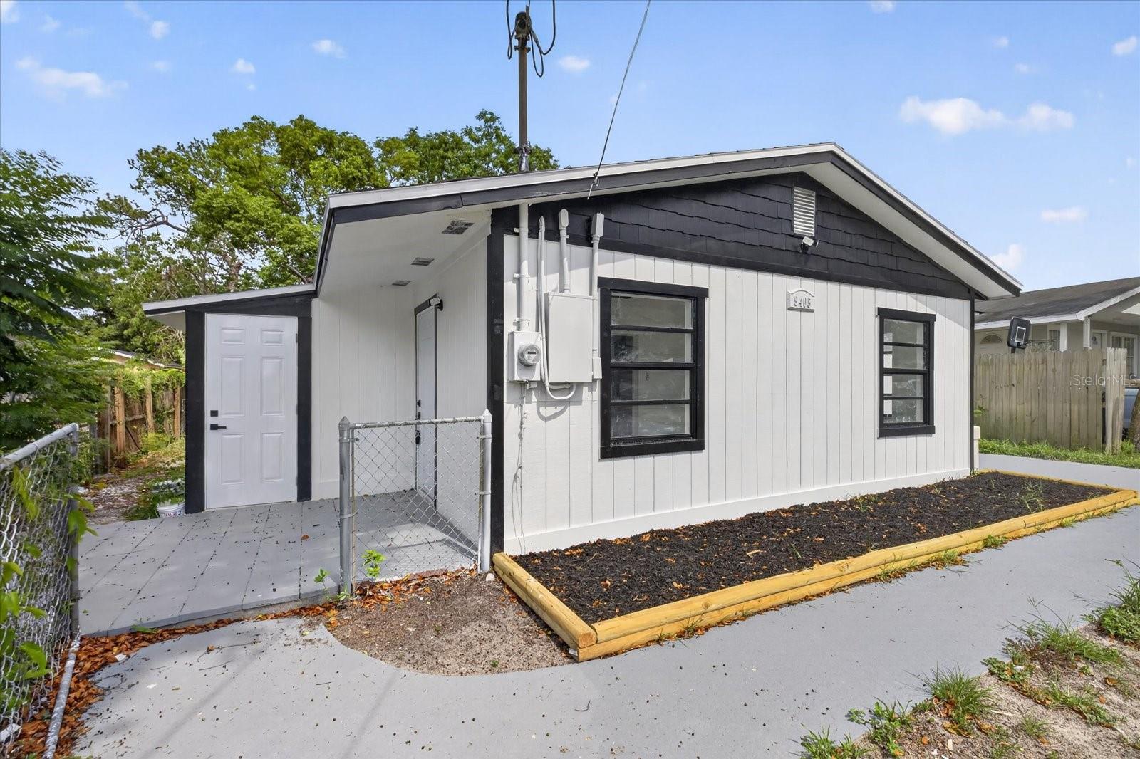 9405 N MARY AVE, TAMPA, FL, 33612