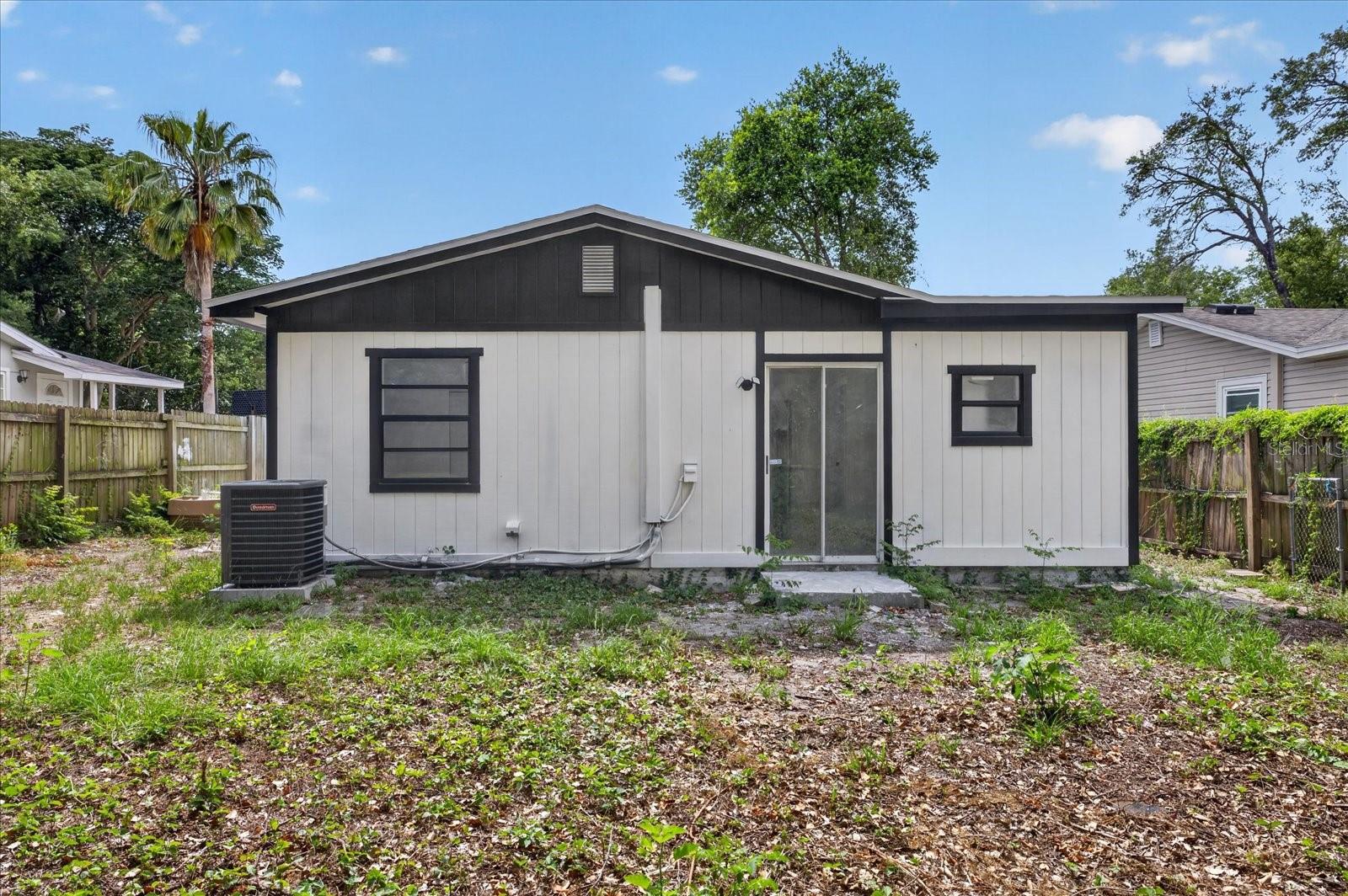 9405 N MARY AVE, TAMPA, FL, 33612
