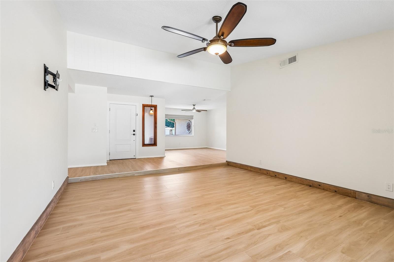 2424 SUNDANCER DR, CLEARWATER, FL, 33759