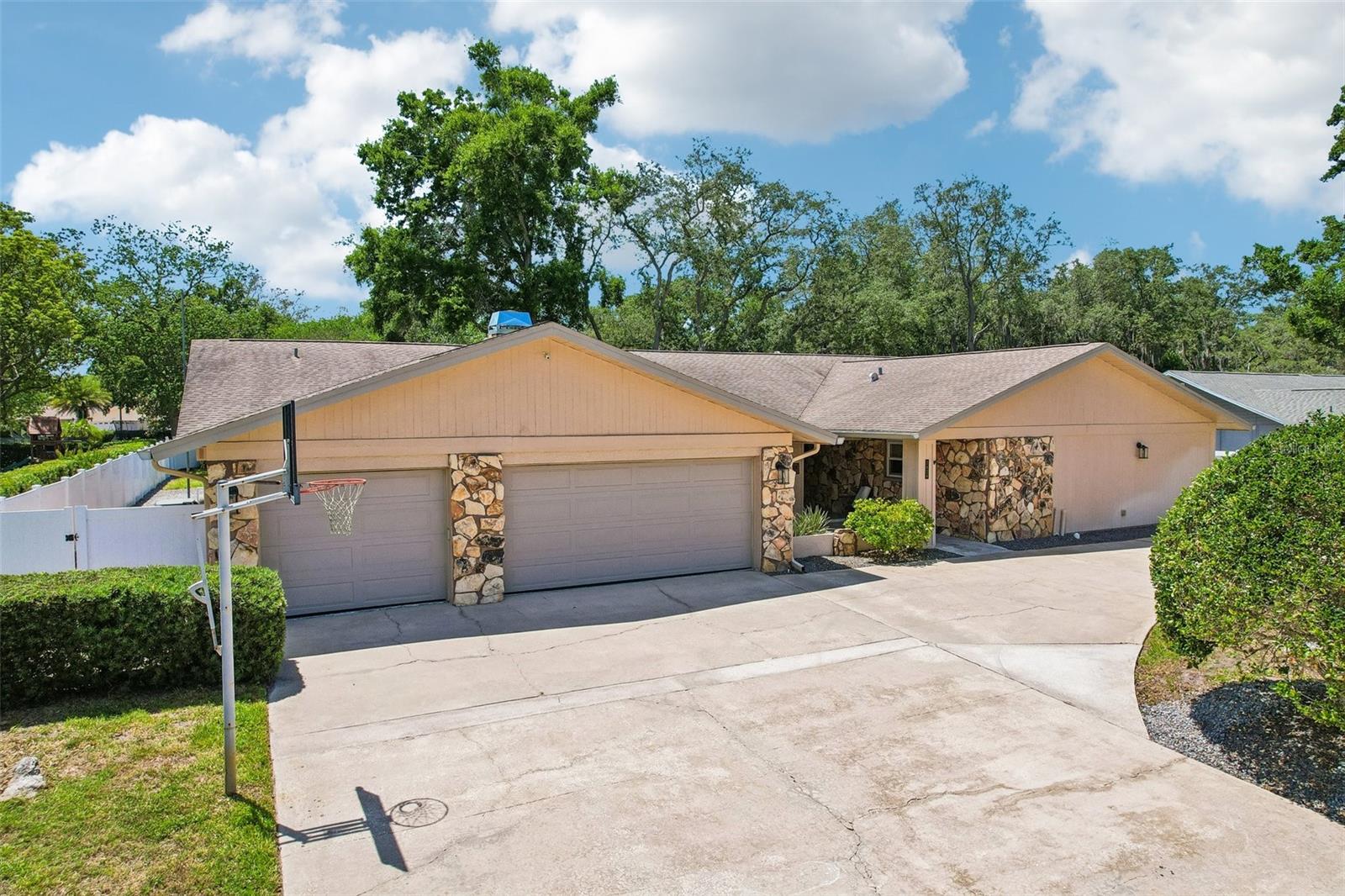 2424 SUNDANCER DR, CLEARWATER, FL, 33759