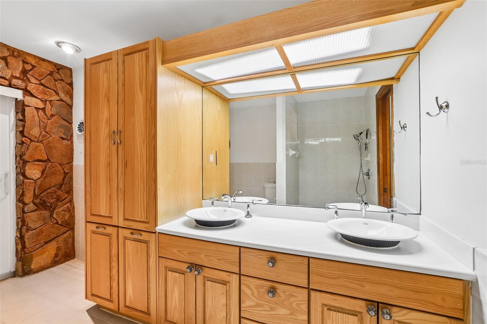 2424 SUNDANCER DR, CLEARWATER, FL, 33759