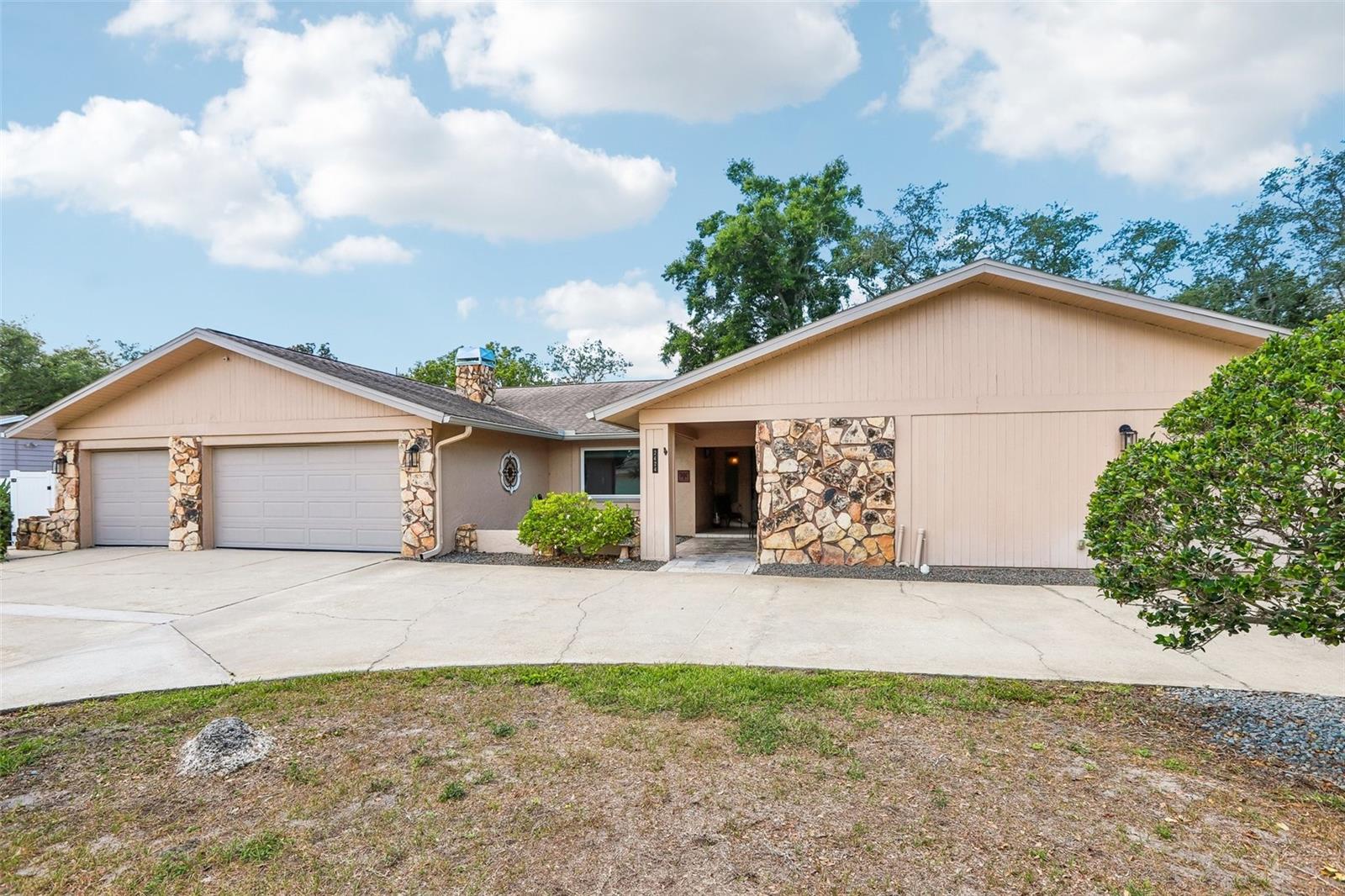 2424 SUNDANCER DR, CLEARWATER, FL, 33759