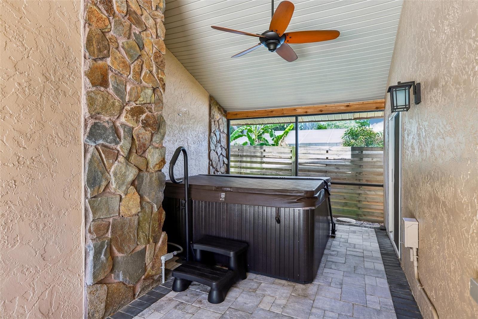 2424 SUNDANCER DR, CLEARWATER, FL, 33759