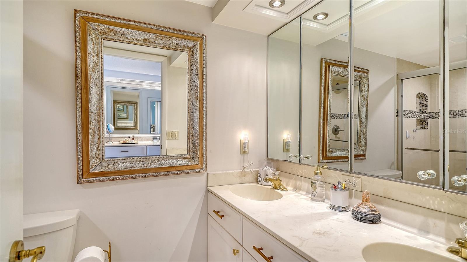 1355 S PORTOFINO DR #103, SARASOTA, FL, 34242
