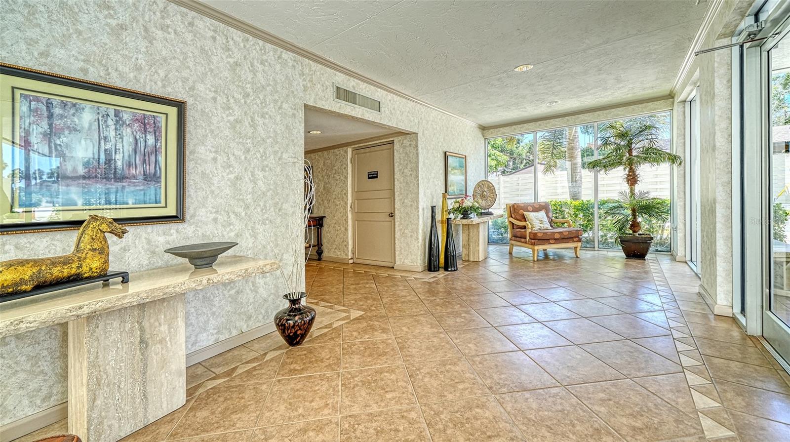 1355 S PORTOFINO DR #103, SARASOTA, FL, 34242