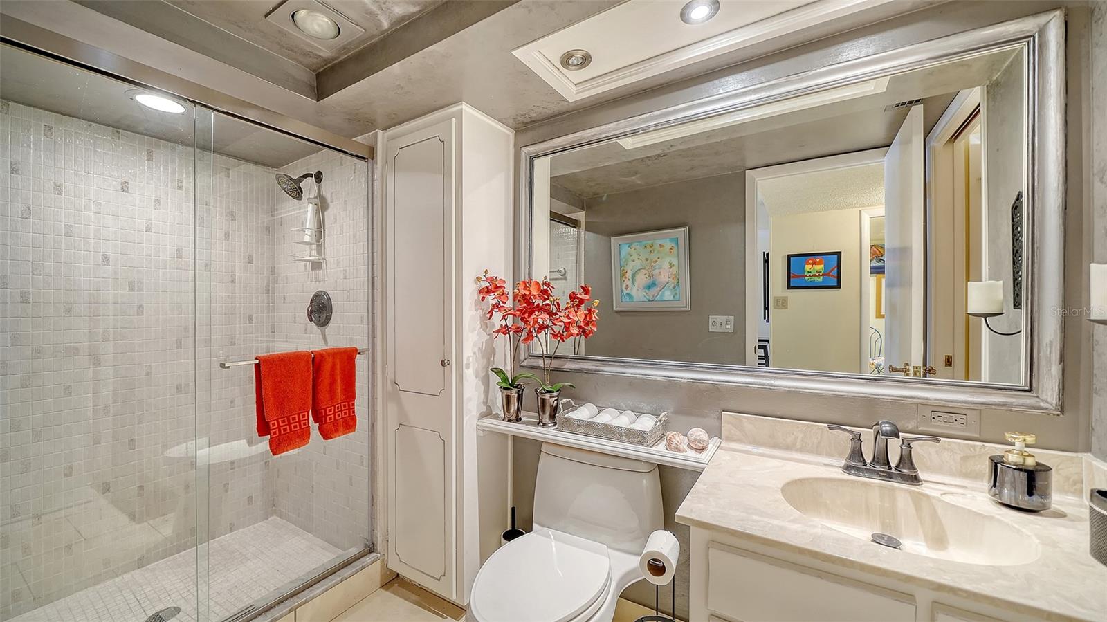 1355 S PORTOFINO DR #103, SARASOTA, FL, 34242