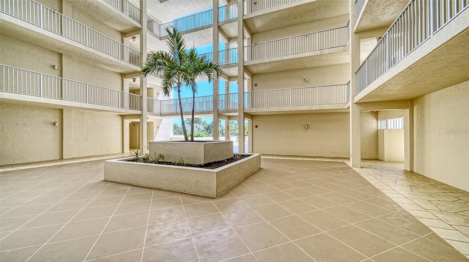 1355 S PORTOFINO DR #103, SARASOTA, FL, 34242