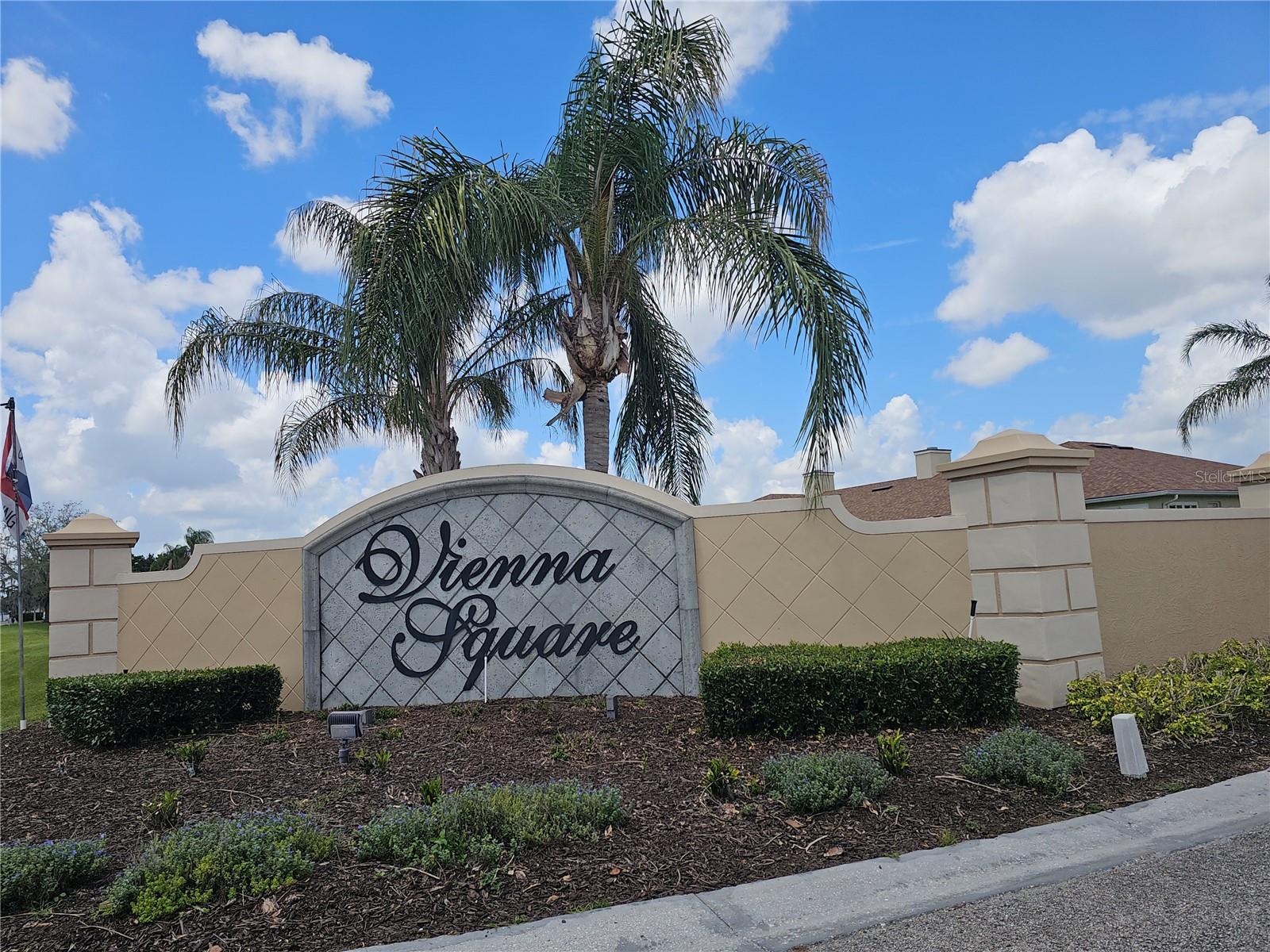 1590 VIENNA SQUARE DR, WINTER HAVEN, FL, 33884