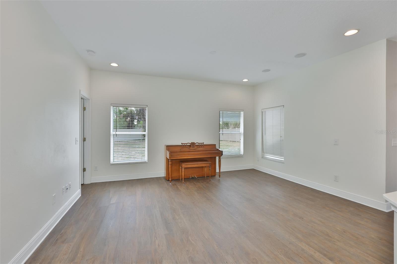708 COADE STONE DR, SEFFNER, FL, 33584