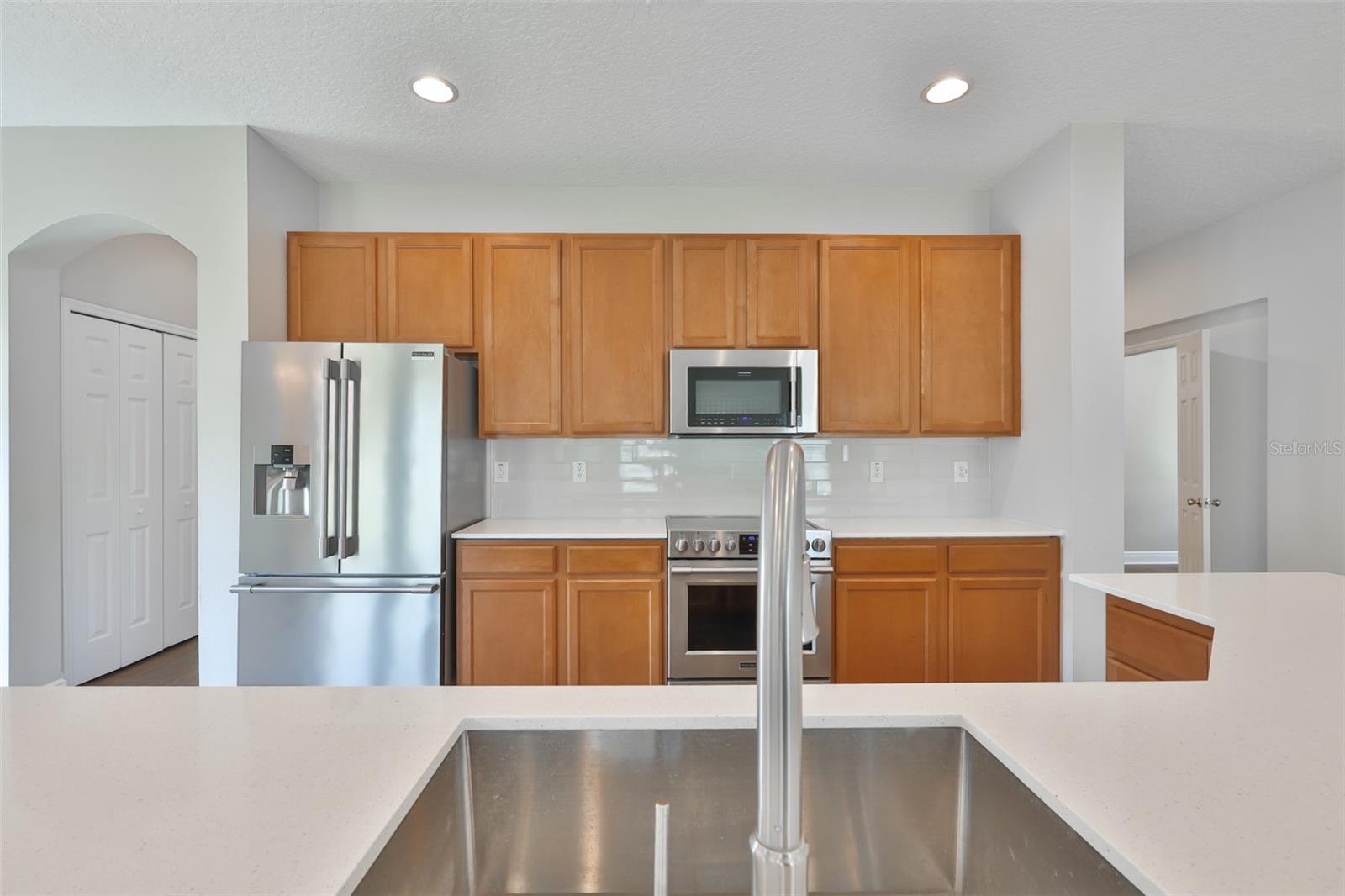 708 COADE STONE DR, SEFFNER, FL, 33584