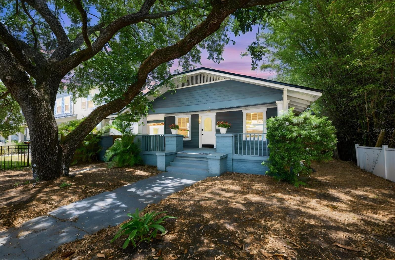 902 W COLUMBUS DR, TAMPA, FL, 33602