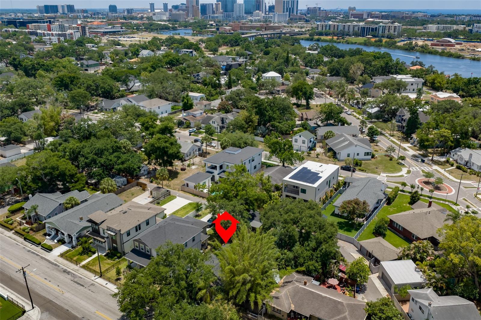902 W COLUMBUS DR, TAMPA, FL, 33602