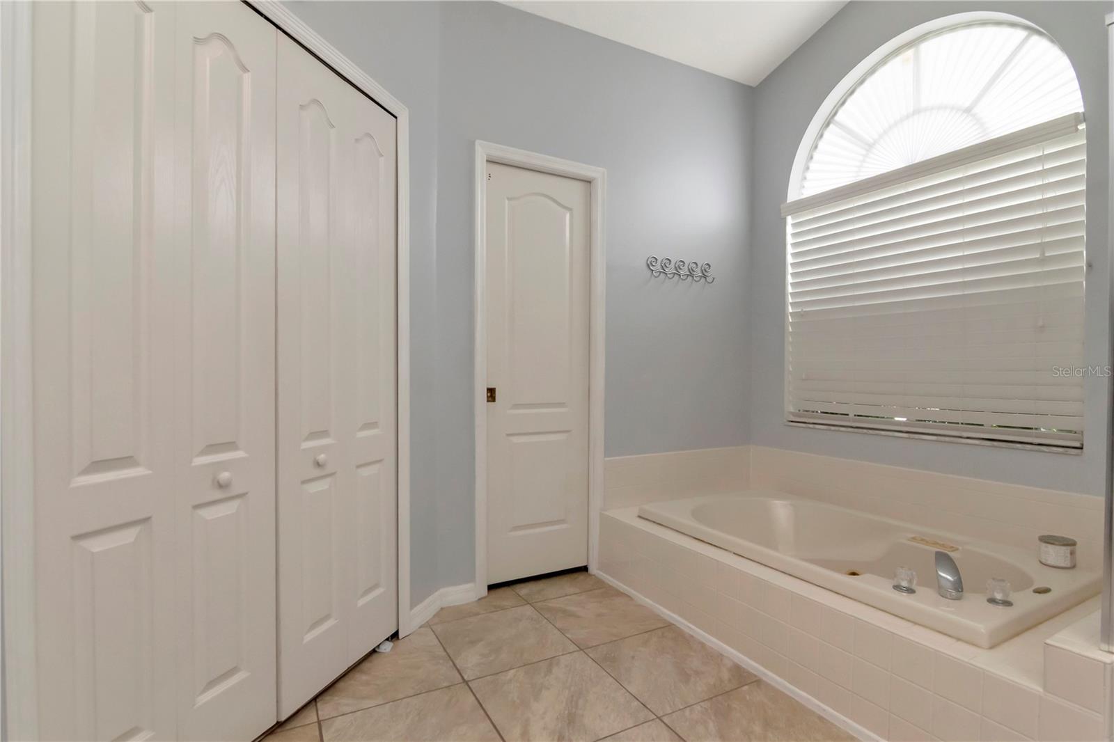 18210 SWEET JASMINE DR, TAMPA, FL, 33647