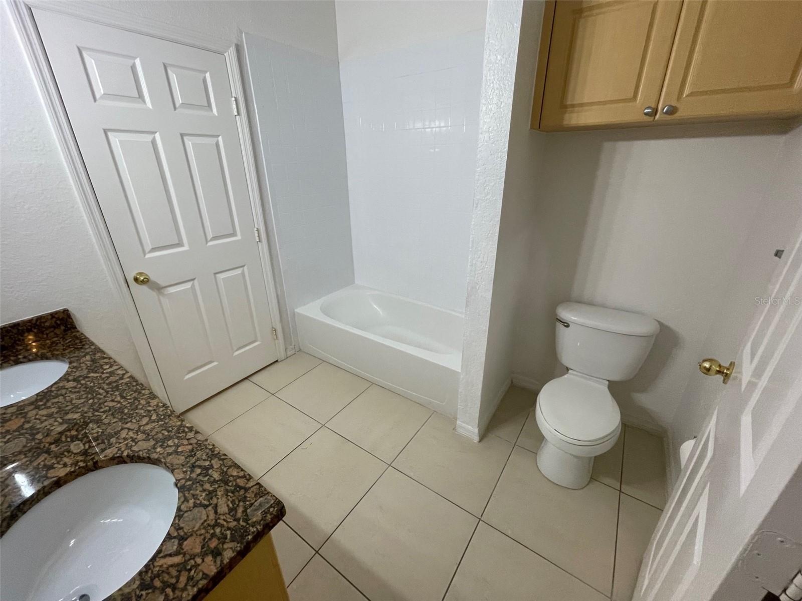 3611 CONROY RD #825, ORLANDO, FL, 32839