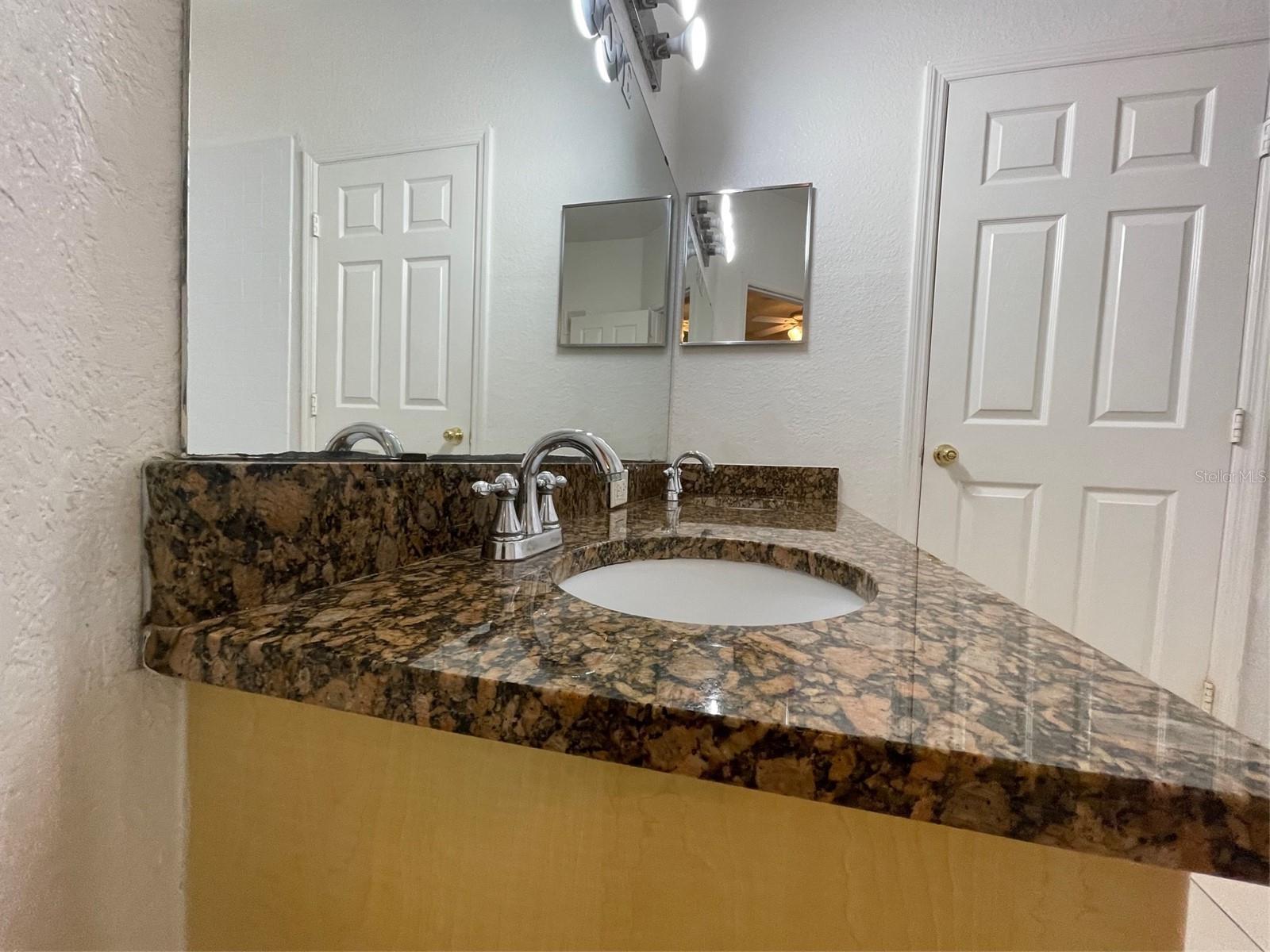 3611 CONROY RD #825, ORLANDO, FL, 32839