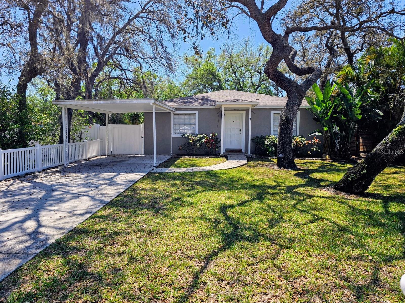 3128 W VARN AVE, TAMPA, FL, 33611