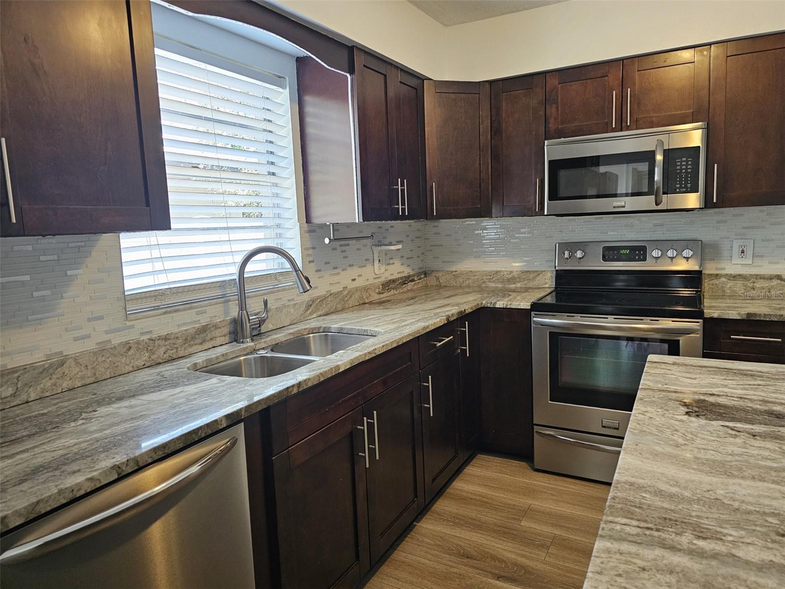 3128 W VARN AVE, TAMPA, FL, 33611