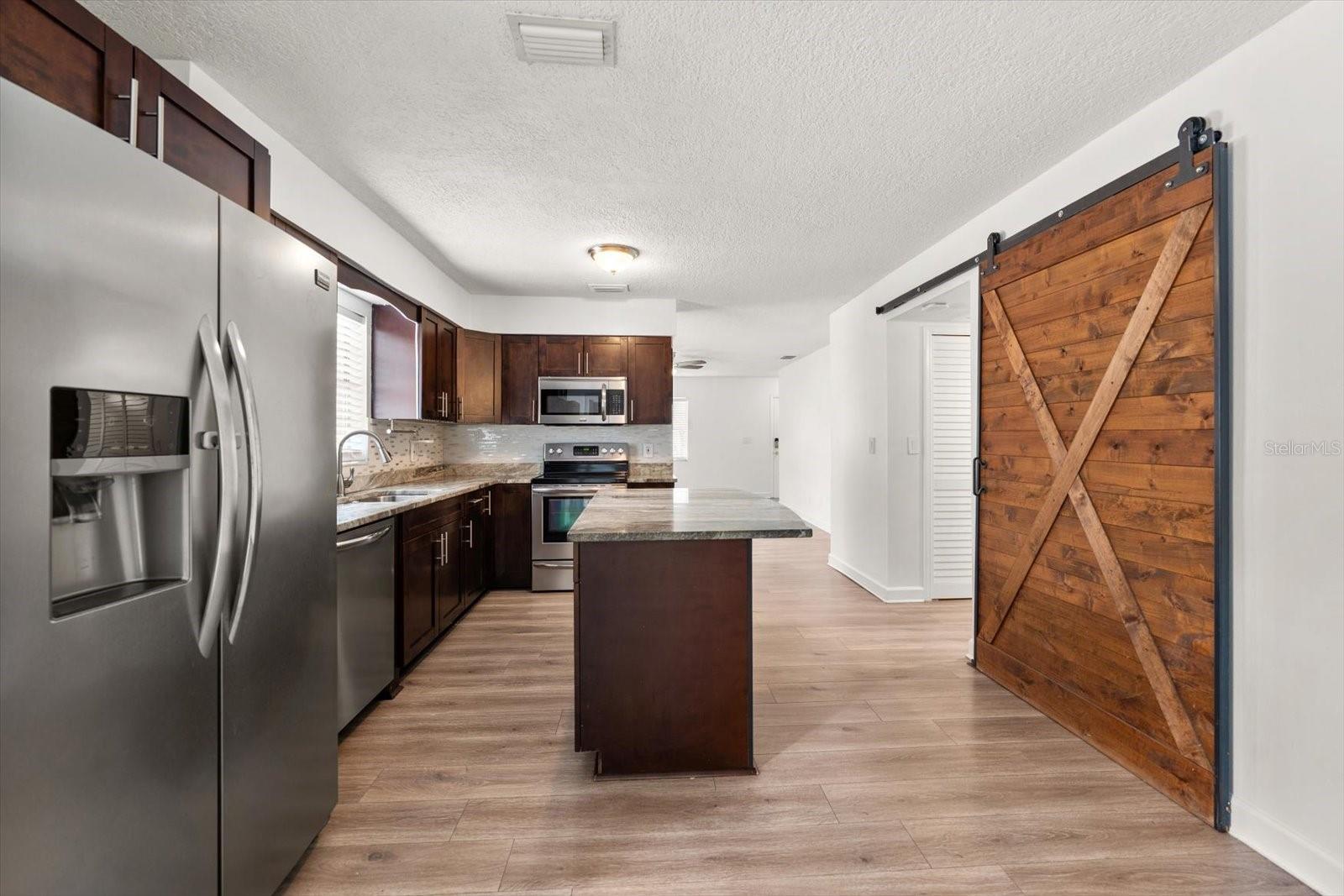 3128 W VARN AVE, TAMPA, FL, 33611