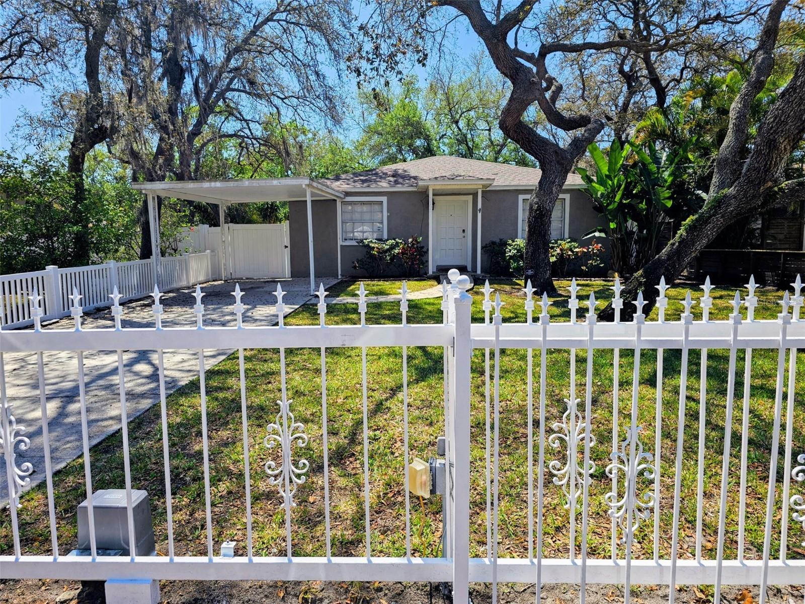 3128 W VARN AVE, TAMPA, FL, 33611