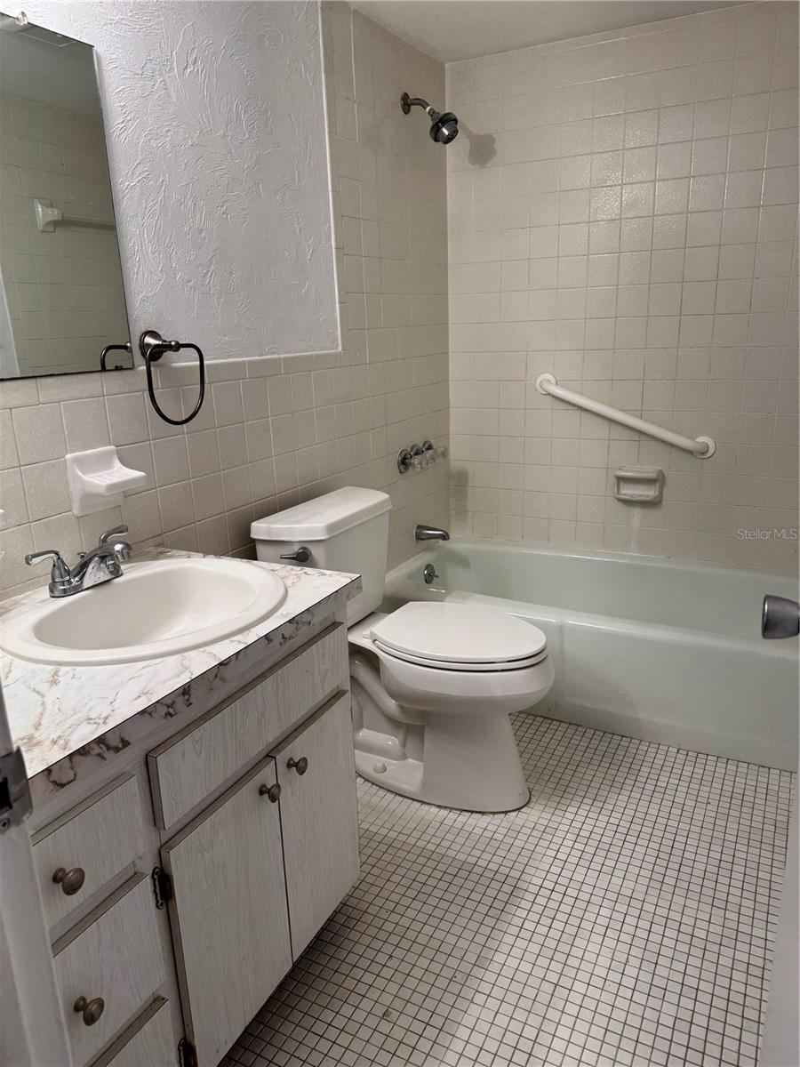 3480 32ND AVE N #105, ST PETERSBURG, FL, 33713