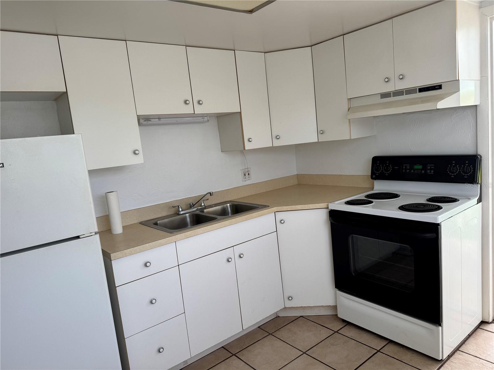 3480 32ND AVE N #105, ST PETERSBURG, FL, 33713